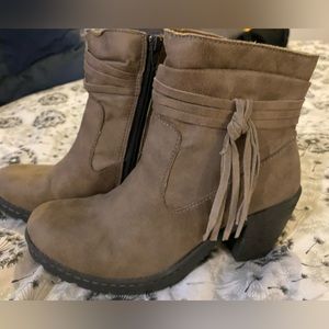 BORN Size 8 Tan Leather Booties with Leather Straps
